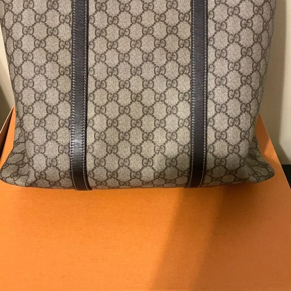 Gucci GG Supreme Large Joy Tote Bag - Picture 3 of 15